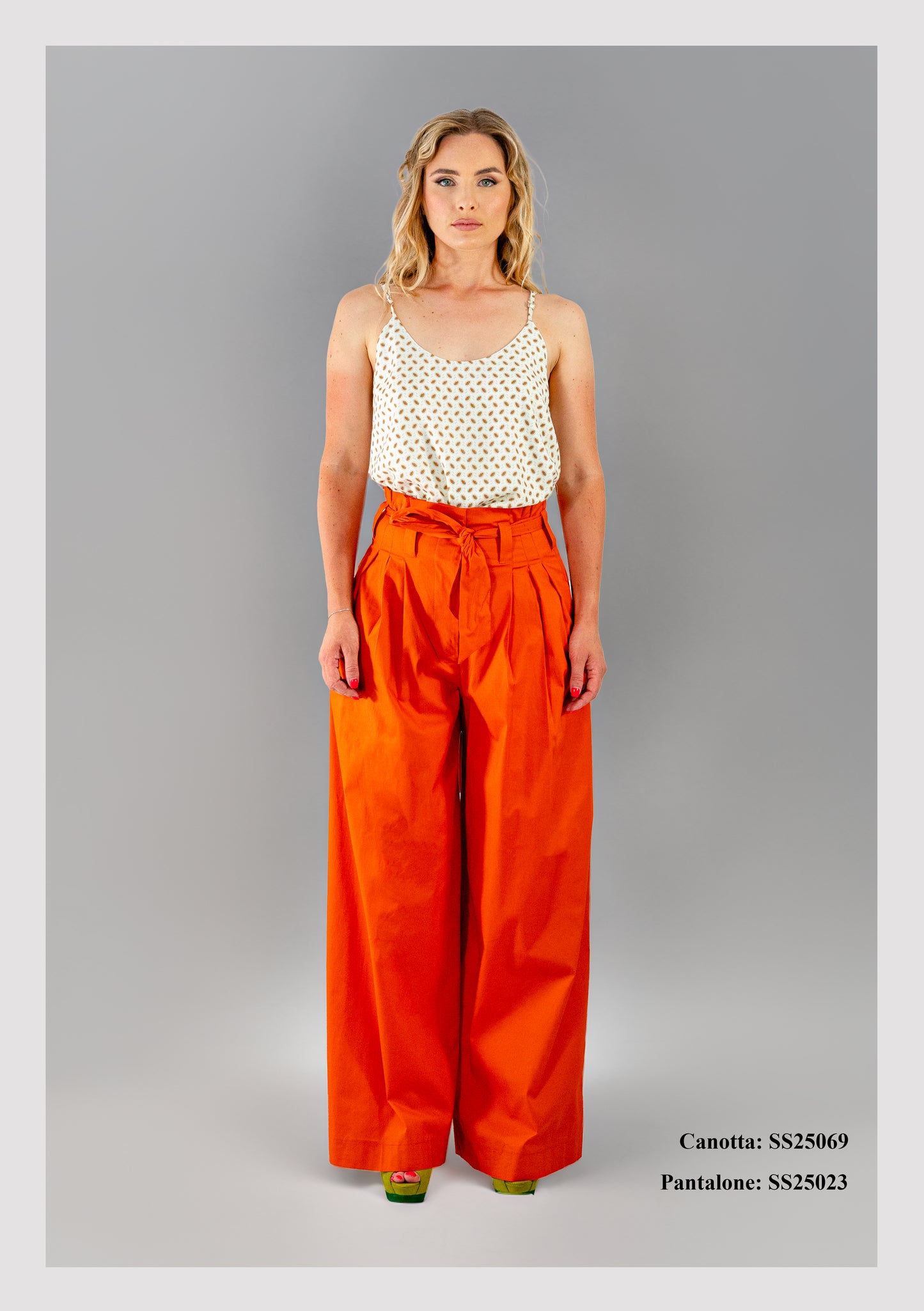 Pantalone a palazzo con cinta